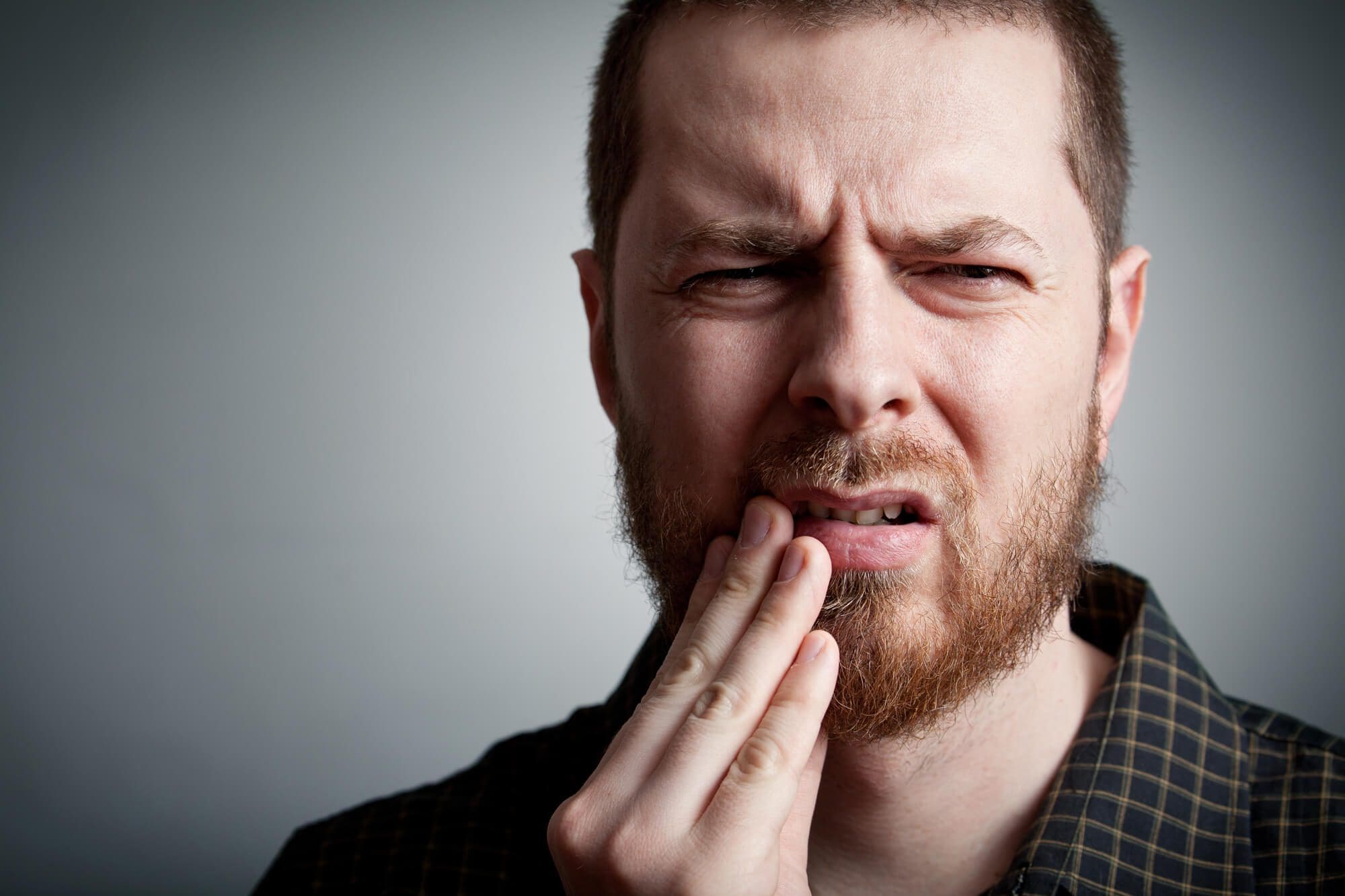 man suffer from dental injury